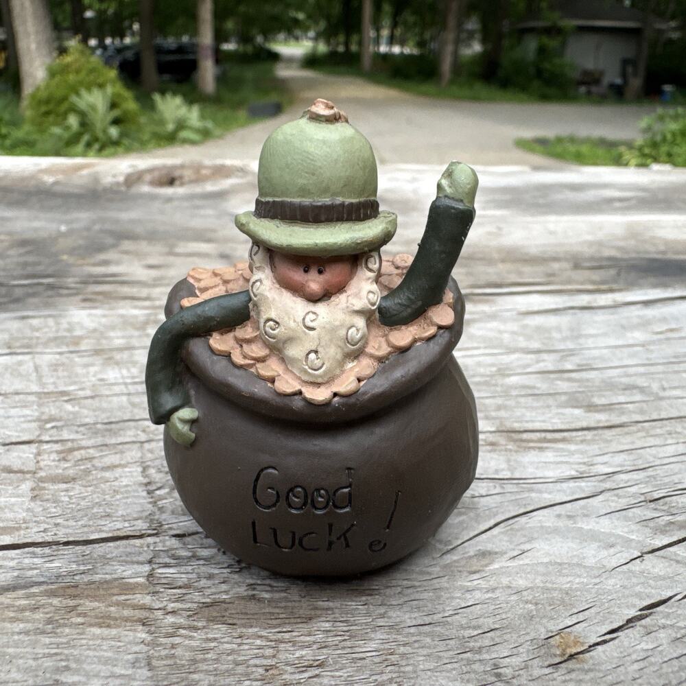 Lucky Leprechaun Pot Of Gold Suzi Slokgund Resin Figurine